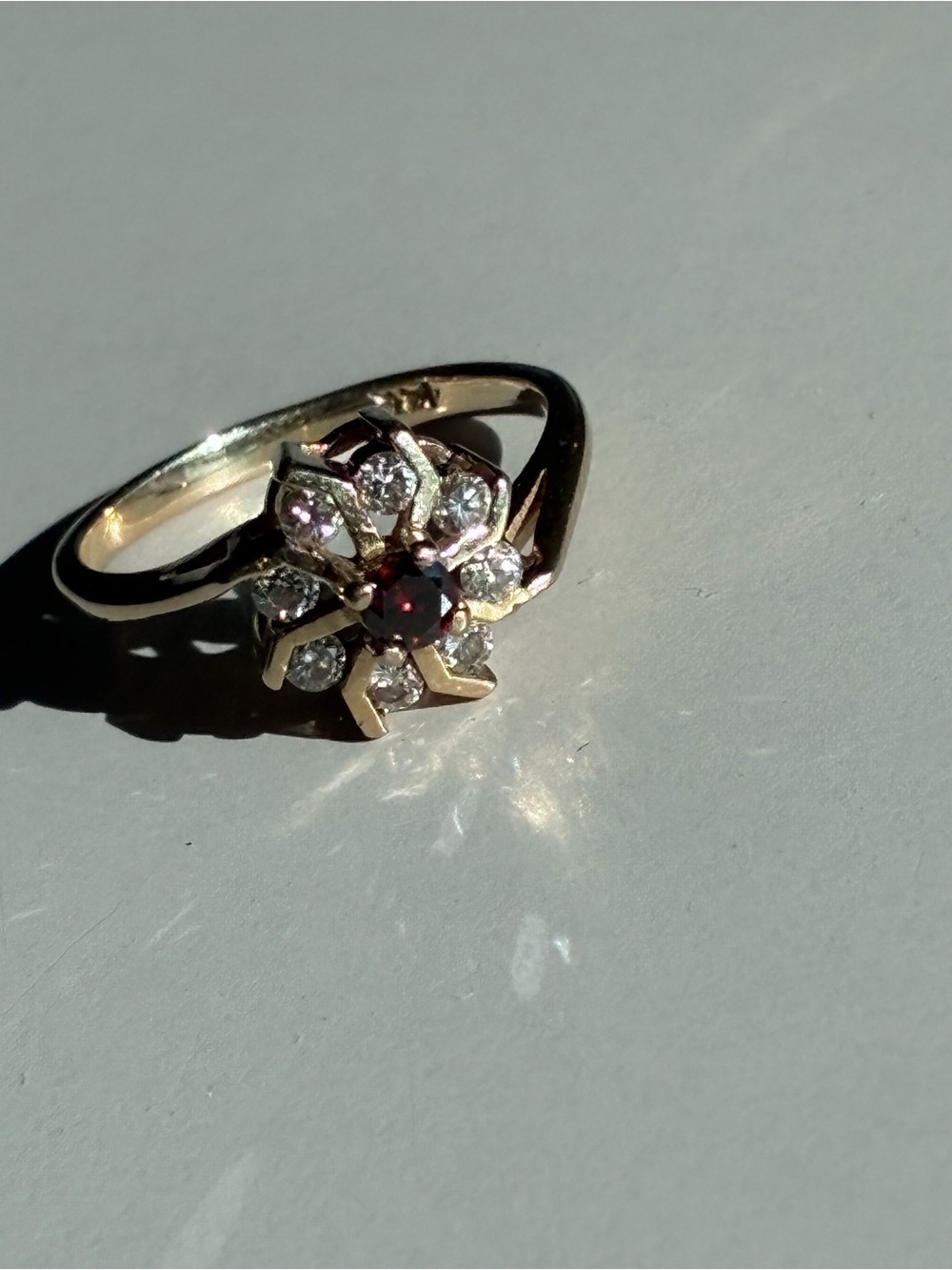 Vintage 14K yellow gold Kitsinian VK Pinwheel Cluster Ring Garnet Diamond Size 6